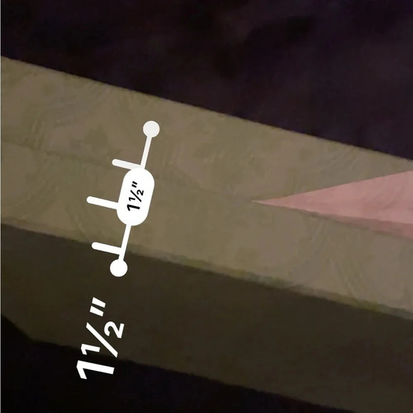 AUTHENTIC MEDIUM GARMENT BOX GREEN PAISLEY TEXTURED WITH TISSUE PAPER - Picture 8 of 8